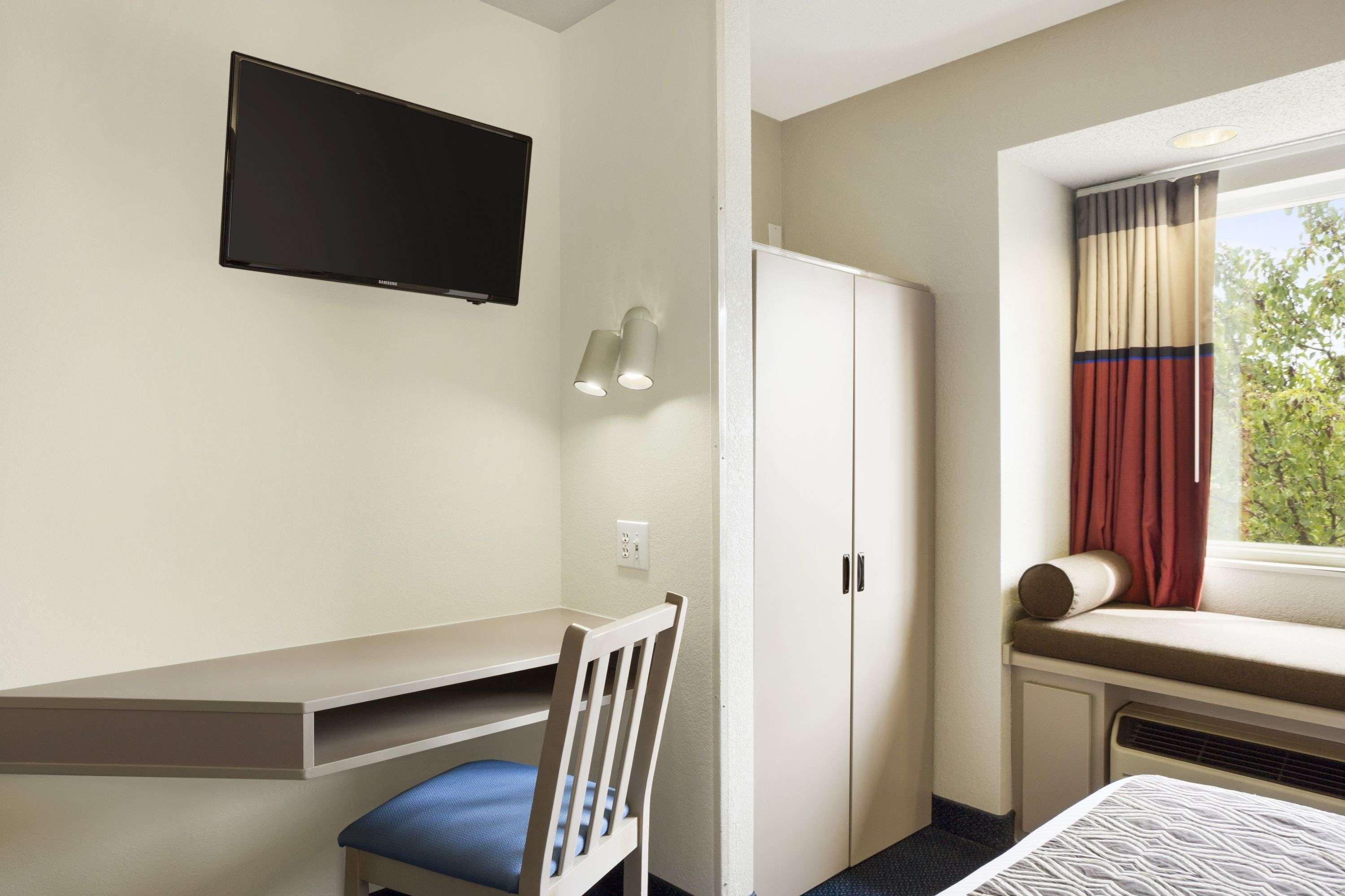 Microtel Inn By Wyndham Louisville East Esterno foto