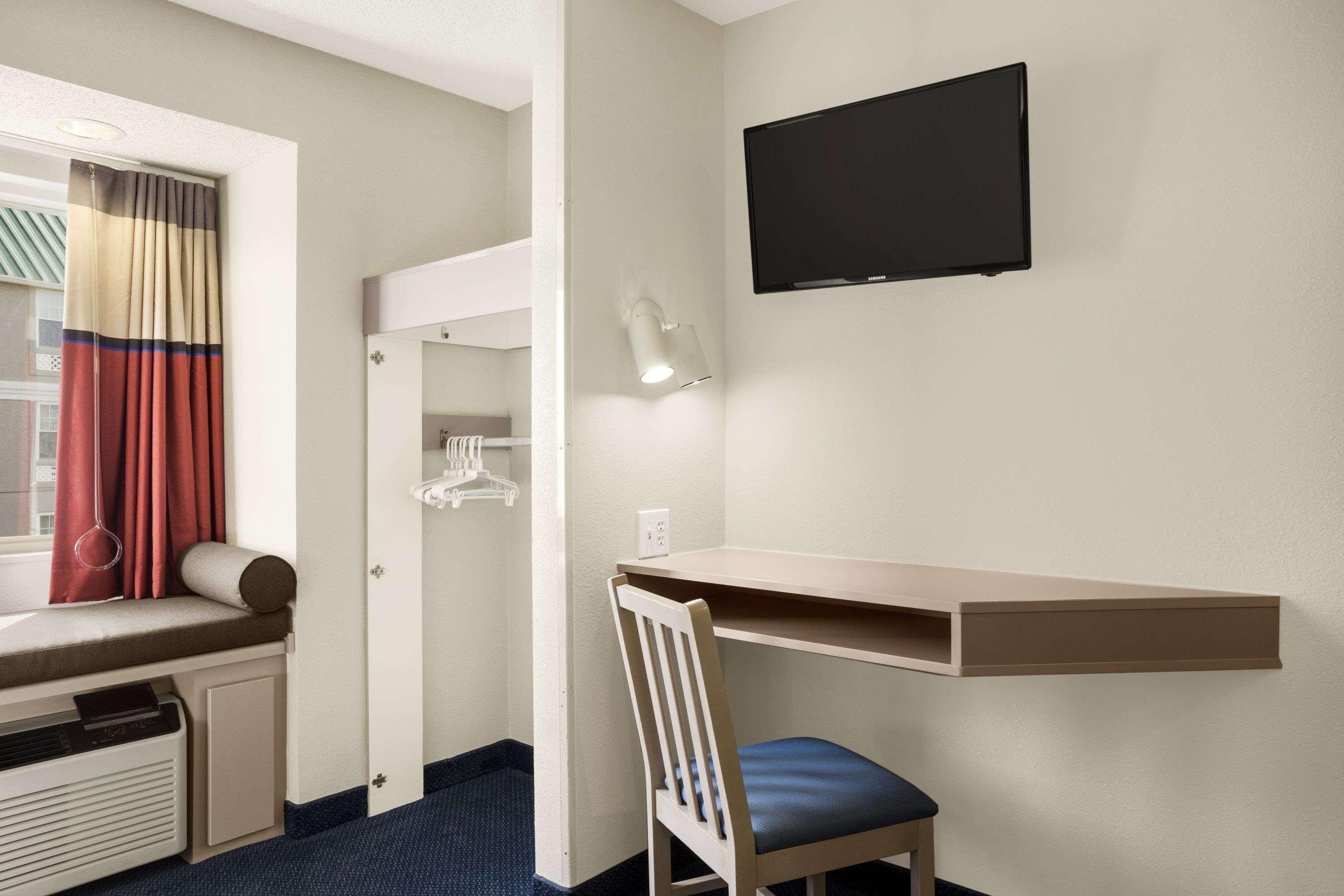 Microtel Inn By Wyndham Louisville East Esterno foto