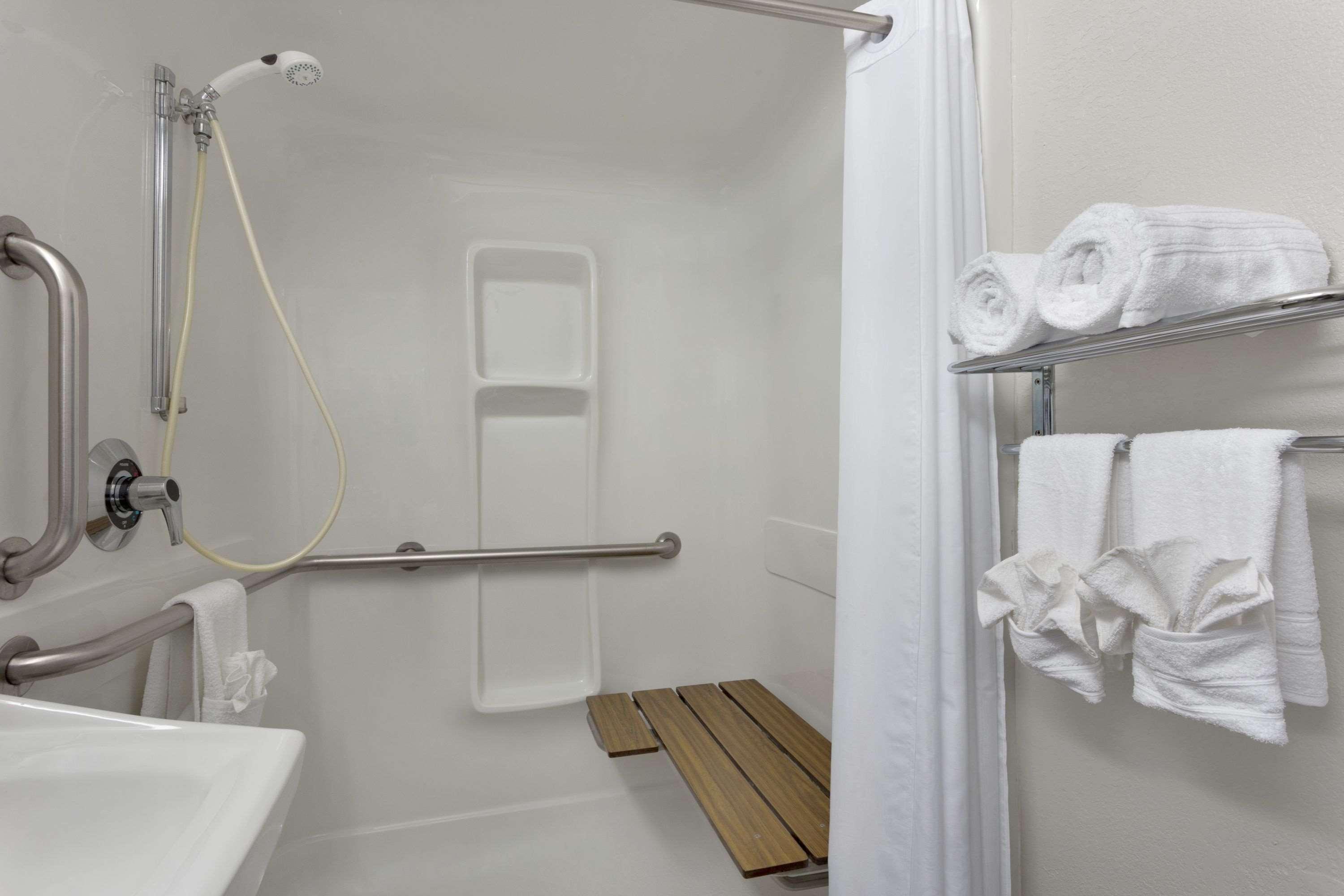 Microtel Inn By Wyndham Louisville East Esterno foto
