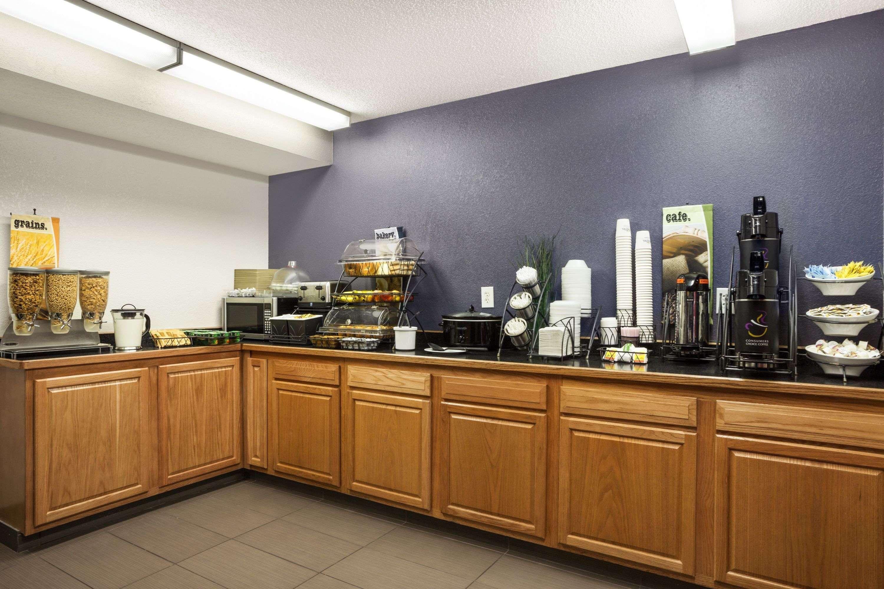 Microtel Inn By Wyndham Louisville East Esterno foto