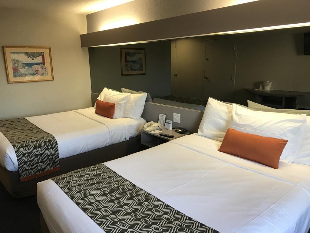 Microtel Inn By Wyndham Louisville East Esterno foto